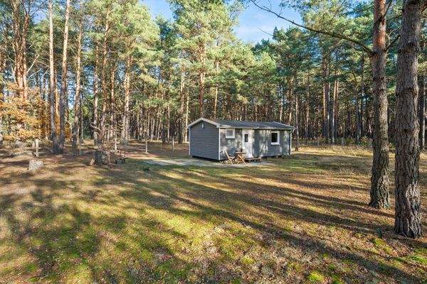Bungalow im hinteren Bereich des Gesamtgrundstücks