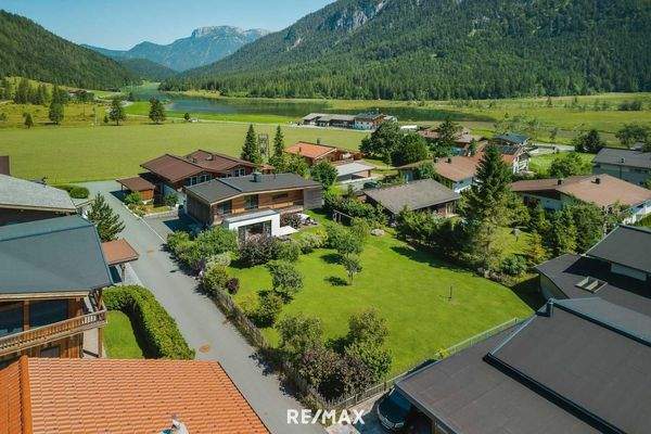 Luftaufnahme mit See