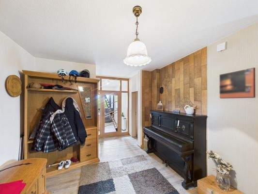 CAM03784G0-PR0076-STILL004