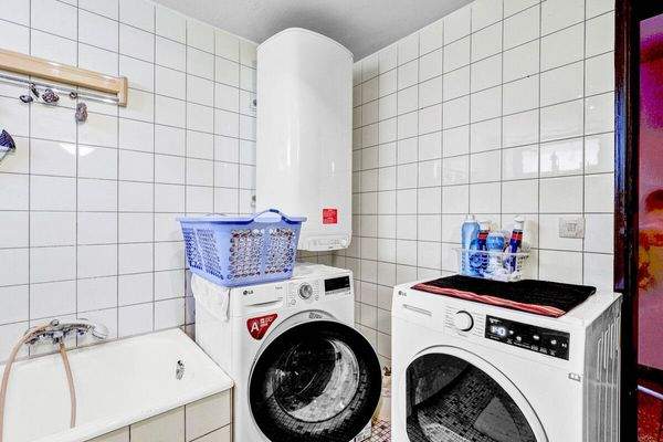 Zweites Badezimmer (KG)