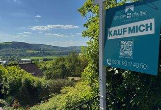 Verkaufsschild + Aussicht