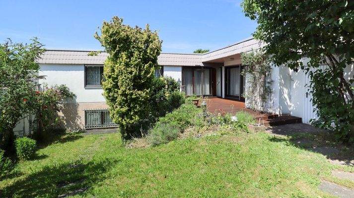 Bungalow Gartenansicht