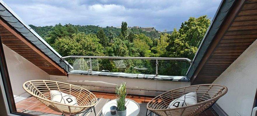 Sonnenbalkon mit Festungsblick