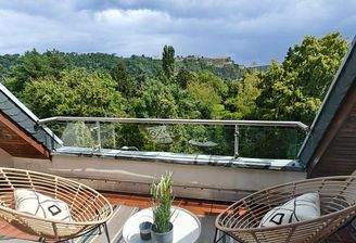 Sonnenbalkon mit Festungsblick