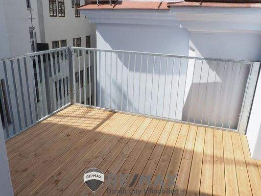 Balkon (vor Erstbezug)