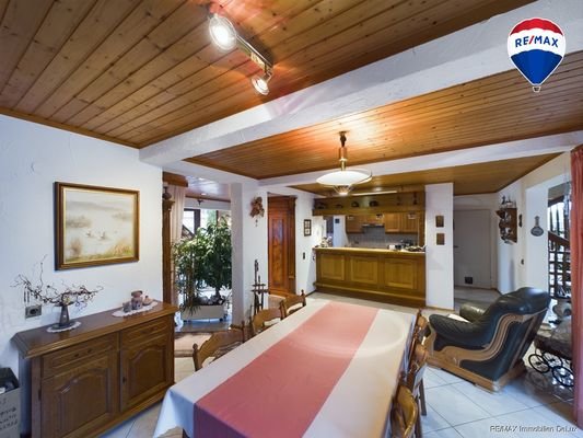 RE:MAX Immobilien DeLux Wohn-Essbereich 2