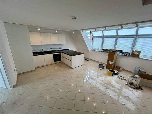 Offener Wohn-Koch-Essbereich.JPG