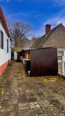 Grundstücksfläche vor dem Wohnhaus