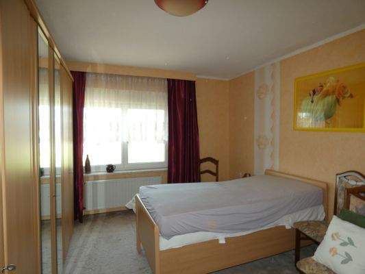 32-Schlafzimmer OG.JPG