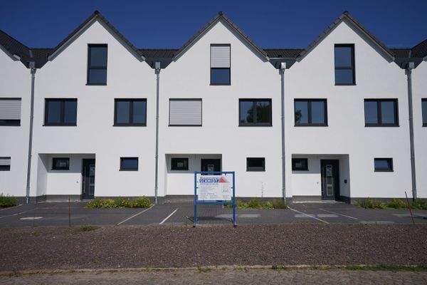 Eingangsansicht | Reihenmittelhäuser