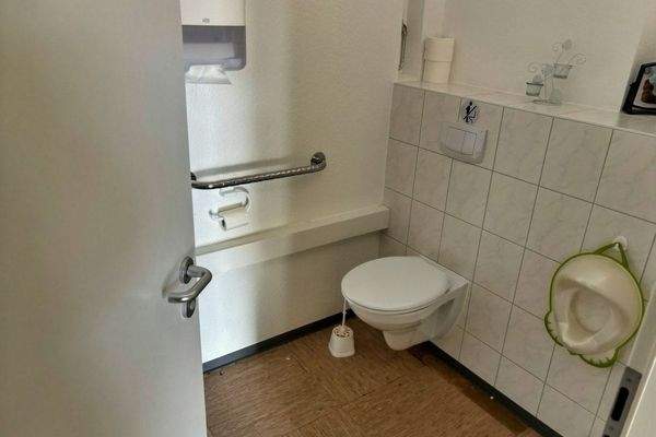 Behinderten-WC