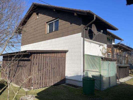 Garage mit Wohnanbau West