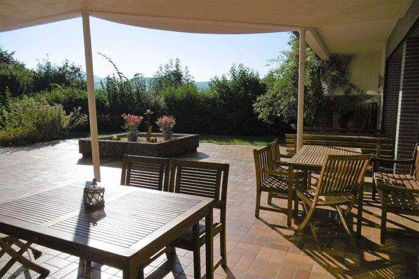 Außenbereich Bar + Pool.