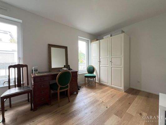 2. Schlafzimmer/Büro