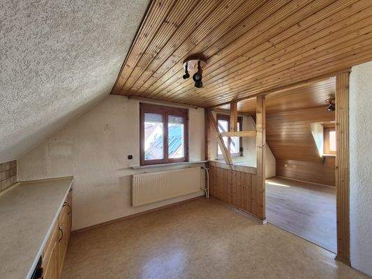 Küche und Wohnzimmer im DG