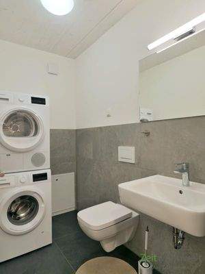 Gäste-WC und Waschmaschine