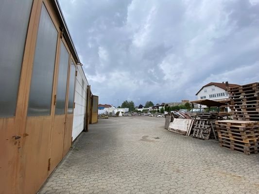 Hallenzufahrt 
