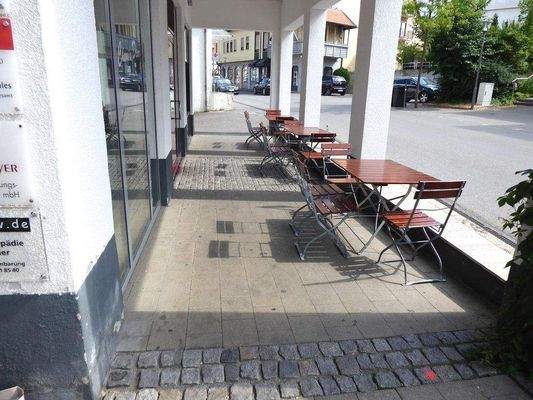 Diner's Außensitzplätze