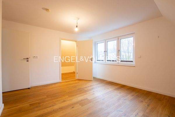 Schlafen Eltern mit Ankleide