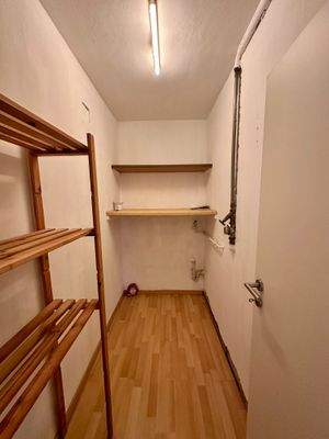 Abstellraum mit WM-Anschluss