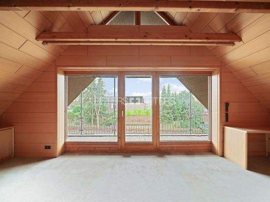 Arbeitszimmer mit Balkon