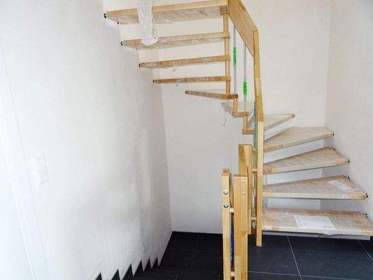 EG: Treppe zum OG