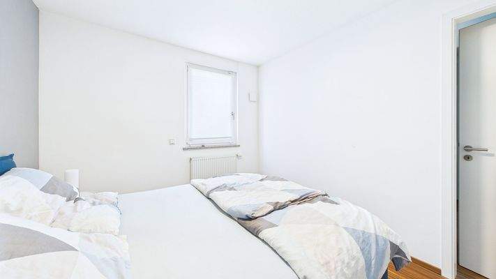 Schlafzimmer mit separater Ankleide