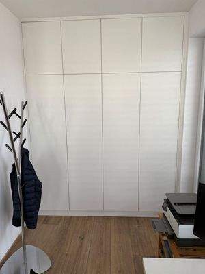 EB-schränke können Sie v. Mieter käuflich erwerben