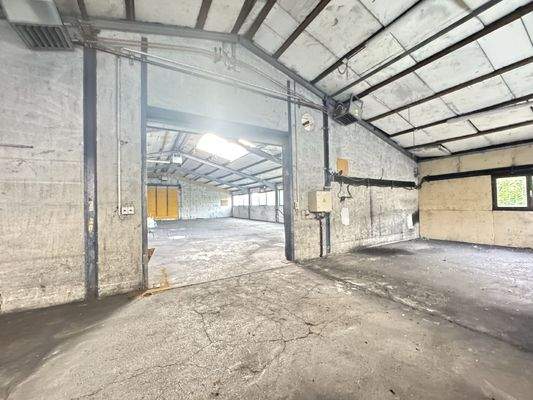 Blick in die linke Halle (1)