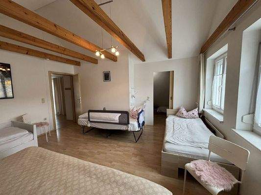 mit begehbarem Schrank