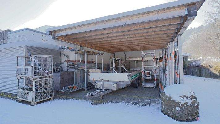 Überdachte Stellfläche