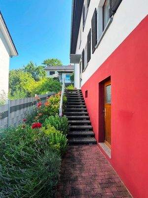 Aufgang zu Hauseingang