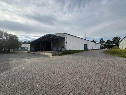 Rampenandienung Werkhalle