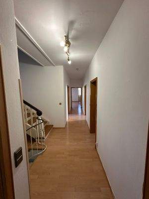 Linke Einheit - Flur