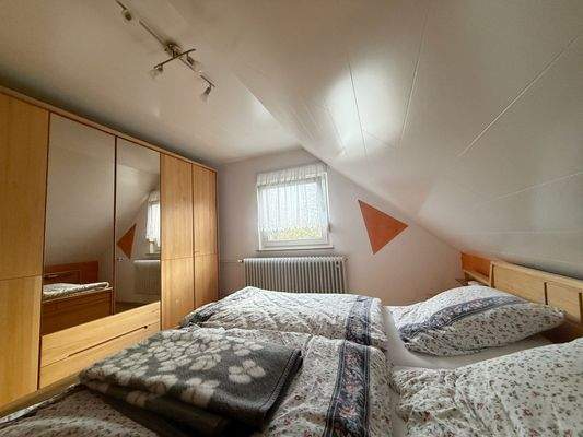 Schlafzimmer 2 OG