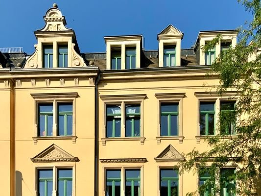 Details der Fassade straßenseitig