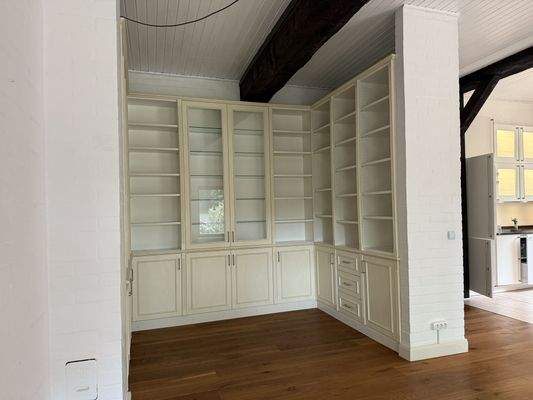 Bibliotheksschrank EG