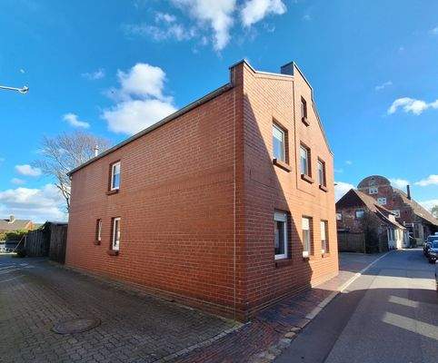 Außen Zufahrt Carport