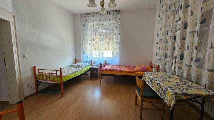 Teilansichten Zimmer (5).jpg