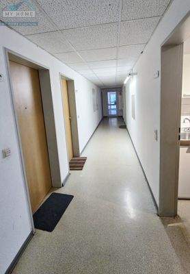  Flur von Wohnung aus gesehen