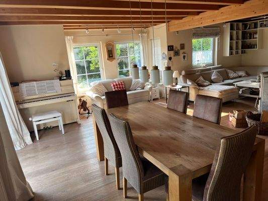 Esszimmer mit Erker und Wohnbereich