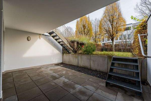 Überdachte Terrasse Gartengeschoss