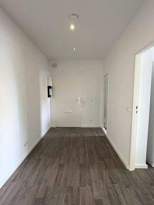 Geräumiger Flur mit viel Abstellmöglichkeiten