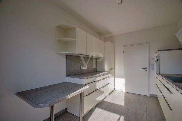 Küche mit Einbauküche