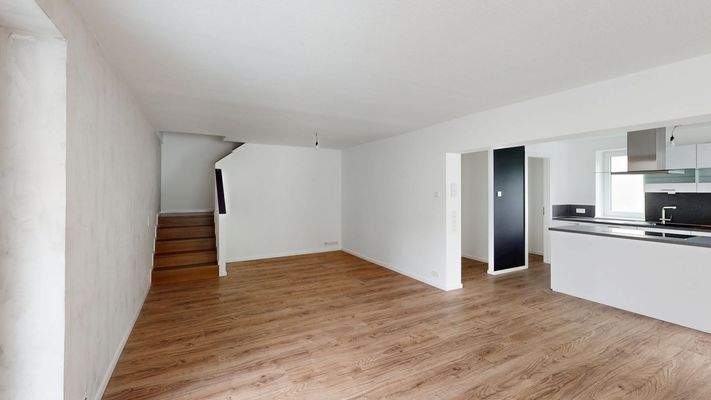 3061055e Wohnzimmer Blick Treppe