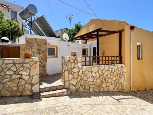 Kreta, Sfaka: Gemütliches Haus mit Olivenhain zu verkaufen