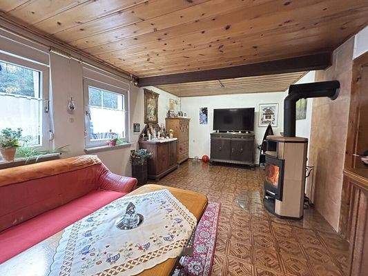 Wohnzimmer mit Kaminofen