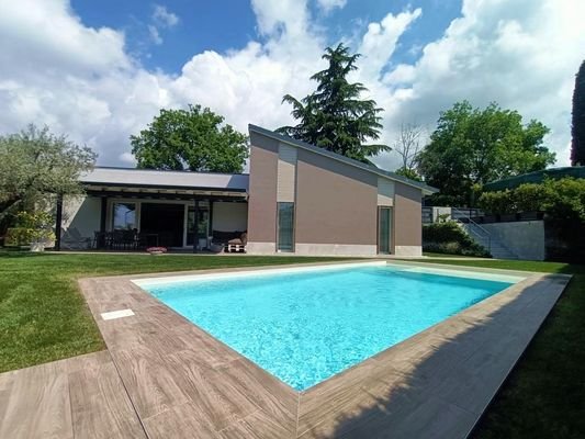 Villa mit Pool