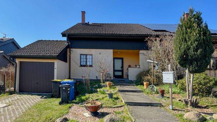 Schöne Doppelhaushälfte in idyllische Lage