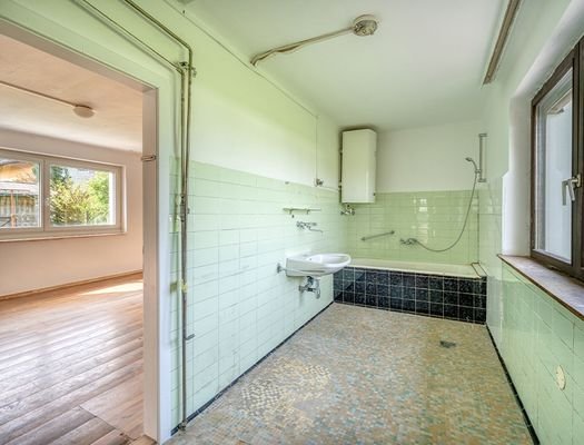 HP5-Grundstück-mit-Altbestand-Grödig-Badezimmer